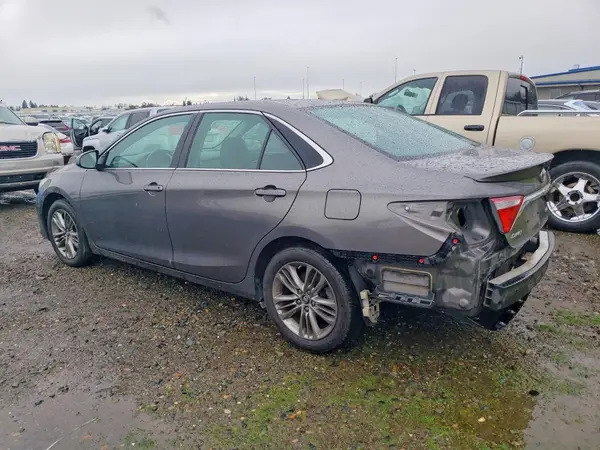 4T1BF1FK7HU749934 2017 TOYOTA CAMRY - Image 2
