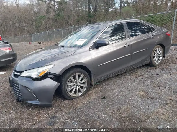 4T1BF1FK7HU751196 2017 TOYOTA CAMRY - Image 2