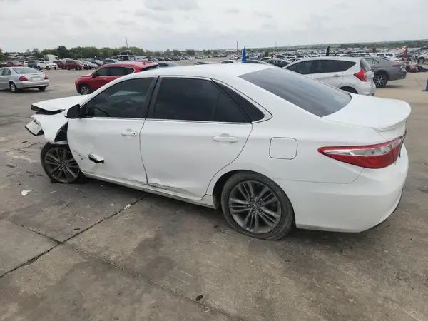4T1BF1FK7HU754034 2017 TOYOTA CAMRY - Image 2