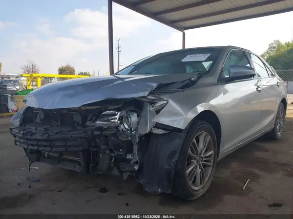 4T1BF1FK7HU756771 2017 TOYOTA CAMRY - Image 2
