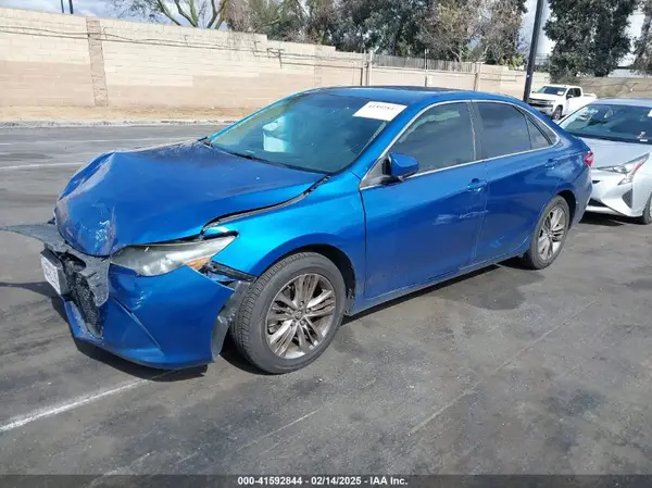 4T1BF1FK7HU757256 2017 TOYOTA CAMRY - Image 2