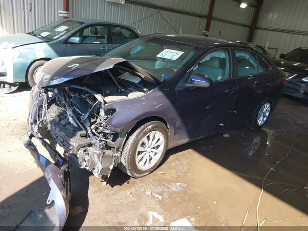 4T1BF1FK7HU757435 2017 TOYOTA CAMRY - Image 2