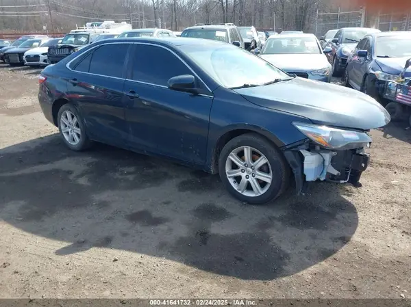 4T1BF1FK7HU758195 2017 TOYOTA CAMRY - Image 1