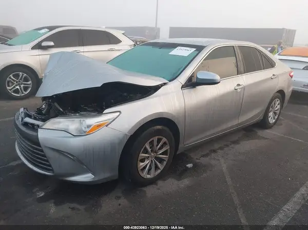 4T1BF1FK7HU759492 2017 TOYOTA CAMRY - Image 2