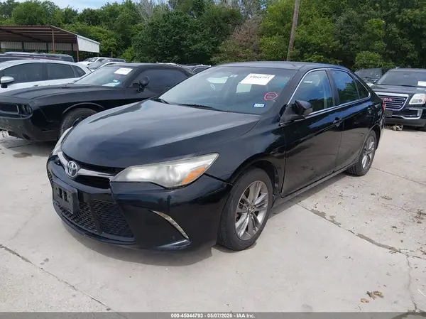 4T1BF1FK7HU759914 2017 TOYOTA CAMRY - Image 2