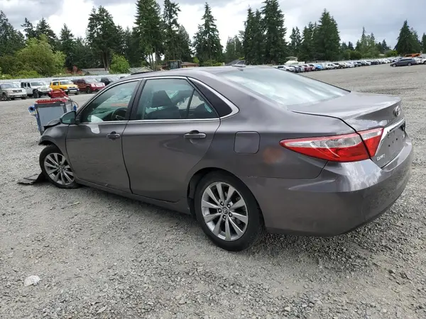 4T1BF1FK7HU766281 2017 TOYOTA CAMRY - Image 2