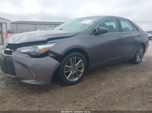 4T1BF1FK7HU769391 2017 TOYOTA CAMRY - Image 2