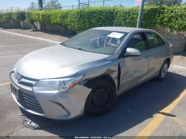 4T1BF1FK7HU771352 2017 TOYOTA CAMRY - Image 2