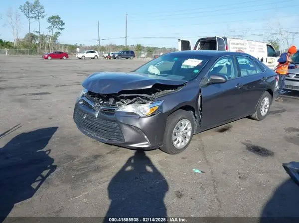 4T1BF1FK7HU776941 2017 TOYOTA CAMRY - Image 2