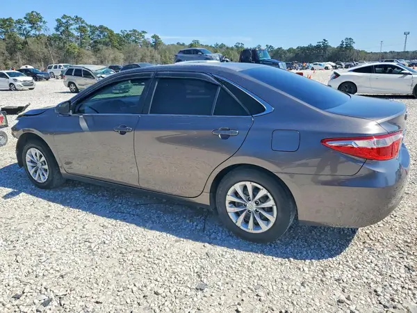 4T1BF1FK7HU779662 2017 TOYOTA CAMRY - Image 2