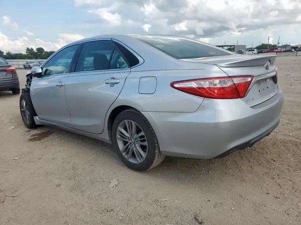 4T1BF1FK7HU781105 2017 TOYOTA CAMRY - Image 2