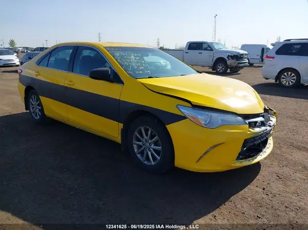 4T1BF1FK7HU784442 2017 TOYOTA CAMRY - Image 1