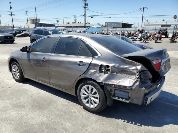 4T1BF1FK7HU786045 2017 TOYOTA CAMRY - Image 2