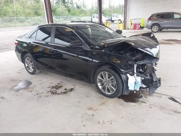 4T1BF1FK7HU786644 2017 TOYOTA CAMRY - Image 1