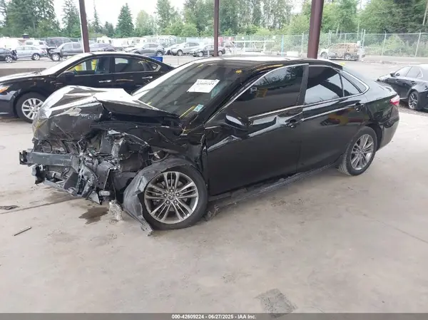 4T1BF1FK7HU786644 2017 TOYOTA CAMRY - Image 2
