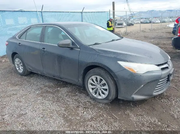 4T1BF1FK7HU786823 2017 TOYOTA CAMRY - Image 1