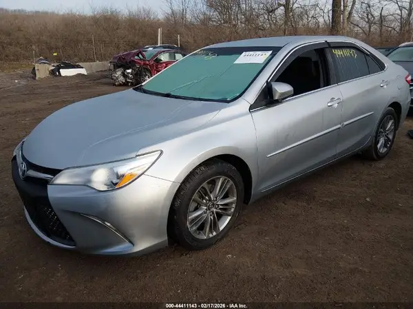 4T1BF1FK7HU787521 2017 TOYOTA CAMRY - Image 2