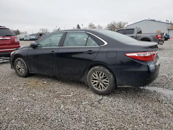 4T1BF1FK7HU789060 2017 TOYOTA CAMRY - Image 2