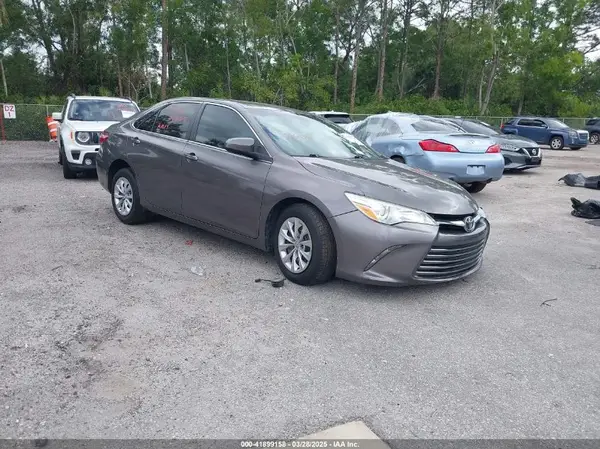 4T1BF1FK7HU792881 2017 TOYOTA CAMRY - Image 1