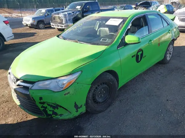 4T1BF1FK7HU793044 2017 TOYOTA CAMRY - Image 2