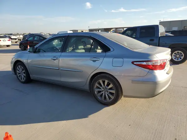 4T1BF1FK7HU793979 2017 TOYOTA CAMRY - Image 2