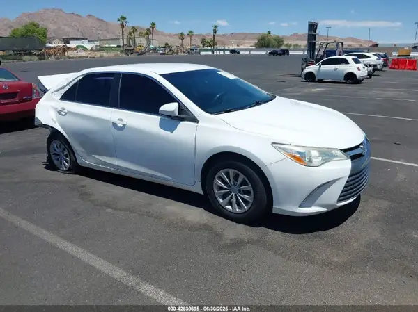 4T1BF1FK7HU797062 2017 TOYOTA CAMRY - Image 1