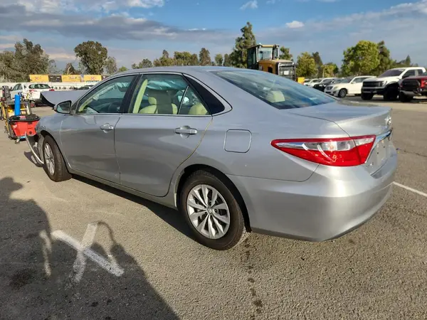 4T1BF1FK7HU800073 2017 TOYOTA CAMRY - Image 2