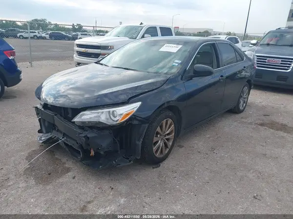 4T1BF1FK7HU800669 2017 TOYOTA CAMRY - Image 2