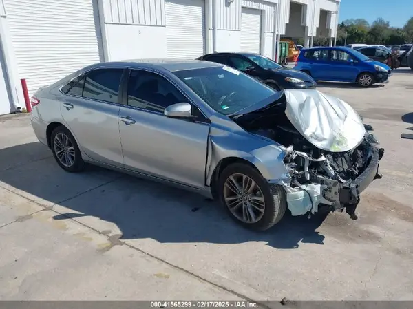 4T1BF1FK7HU803877 2017 TOYOTA CAMRY - Image 1