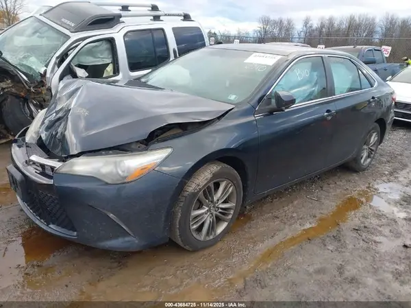 4T1BF1FK7HU805743 2017 TOYOTA CAMRY - Image 2