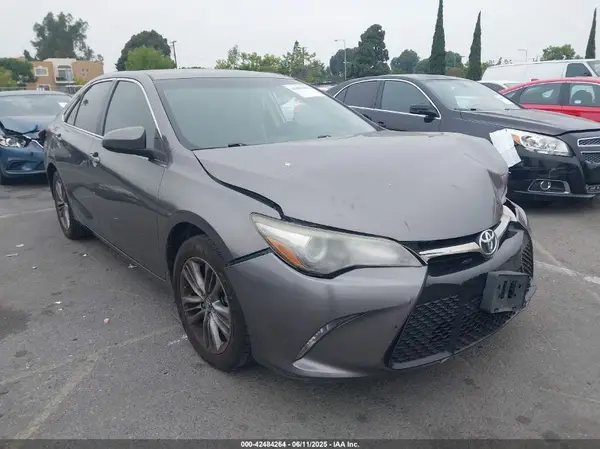 4T1BF1FK7HU806018 2017 TOYOTA CAMRY - Image 1