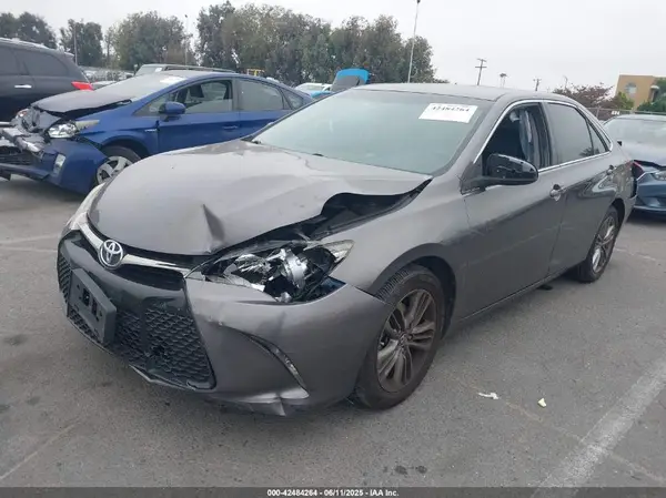 4T1BF1FK7HU806018 2017 TOYOTA CAMRY - Image 2