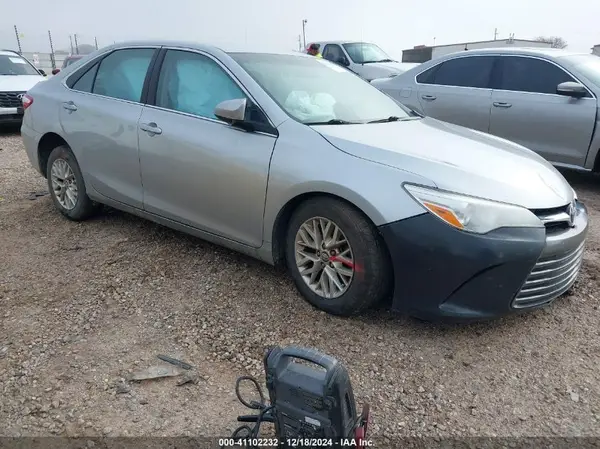 4T1BF1FK7HU806505 2017 TOYOTA CAMRY - Image 1