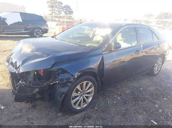 4T1BF1FK7HU813454 2017 TOYOTA CAMRY - Image 2