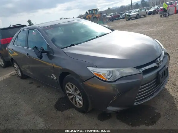 4T1BF1FK7HU814765 2017 TOYOTA CAMRY - Image 1