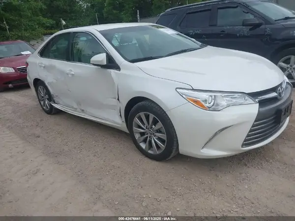 4T1BF1FK8GU116714 2016 TOYOTA CAMRY - Image 1
