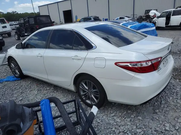 4T1BF1FK8GU118110 2016 TOYOTA CAMRY - Image 2