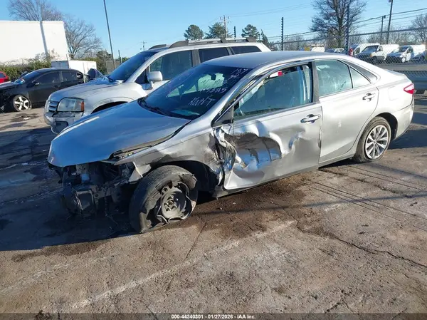 4T1BF1FK8GU119113 2016 TOYOTA CAMRY - Image 2