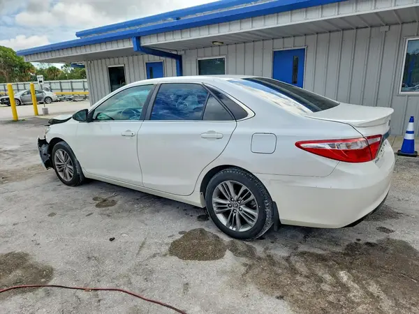 4T1BF1FK8GU120391 2016 TOYOTA CAMRY - Image 2