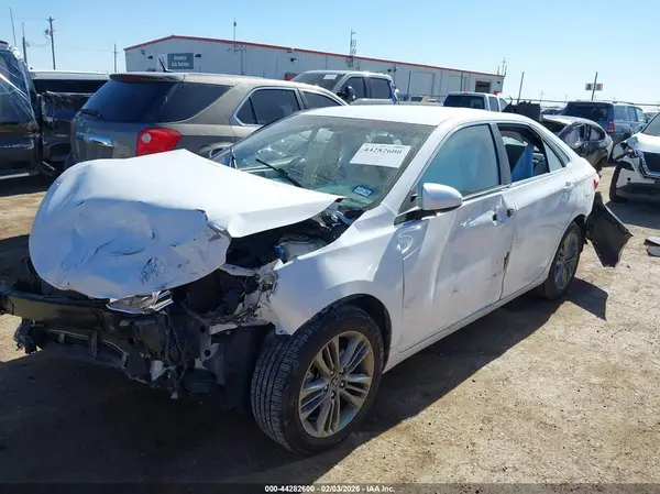 4T1BF1FK8GU121623 2016 TOYOTA CAMRY - Image 2
