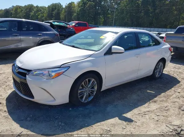 4T1BF1FK8GU124599 2016 TOYOTA CAMRY - Image 2