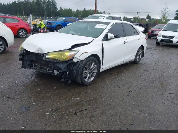 4T1BF1FK8GU128944 2016 TOYOTA CAMRY - Image 2