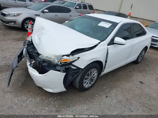 4T1BF1FK8GU129687 2016 TOYOTA CAMRY - Image 2