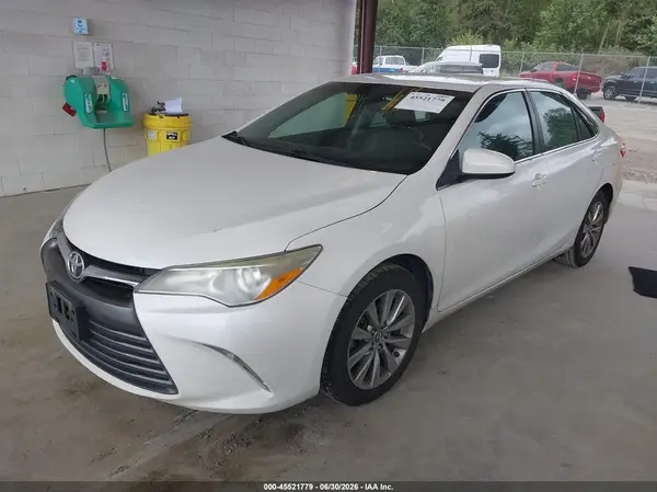 4T1BF1FK8GU131102 2016 TOYOTA CAMRY - Image 2