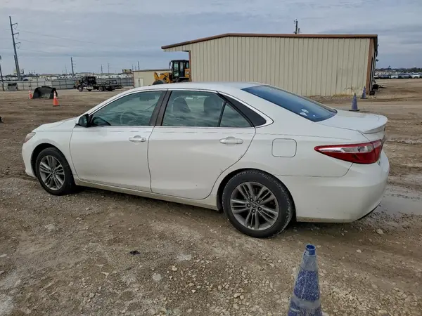 4T1BF1FK8GU134646 2016 TOYOTA CAMRY - Image 2