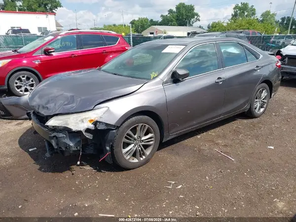 4T1BF1FK8GU134985 2016 TOYOTA CAMRY - Image 2