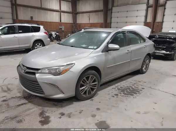 4T1BF1FK8GU135361 2016 TOYOTA CAMRY - Image 2