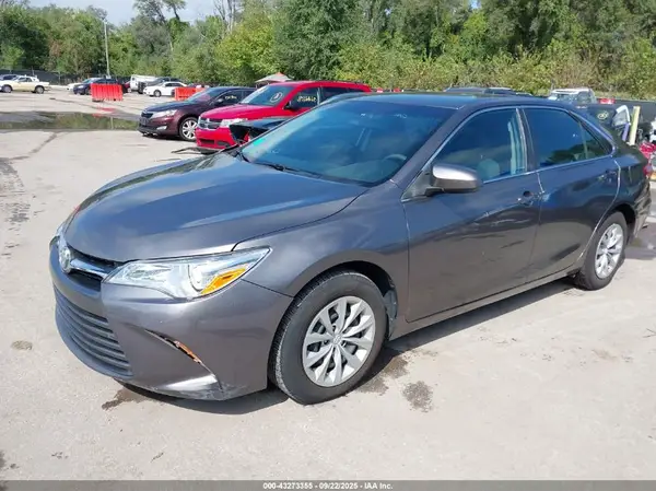 4T1BF1FK8GU136574 2016 TOYOTA CAMRY - Image 2