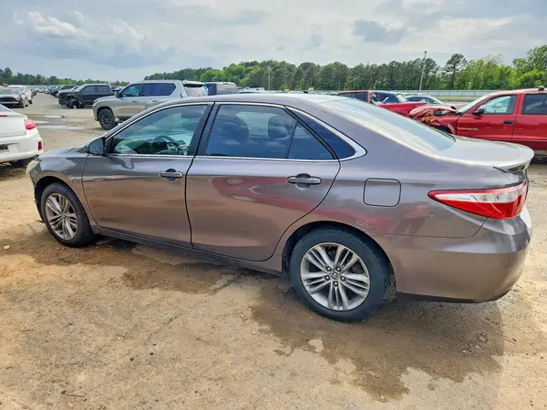 4T1BF1FK8GU136977 2016 TOYOTA CAMRY - Image 2