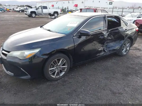 4T1BF1FK8GU138518 2016 TOYOTA CAMRY - Image 2